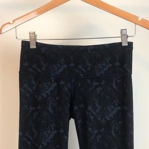 EUC lululemon Blue & Black Full Length Leggings